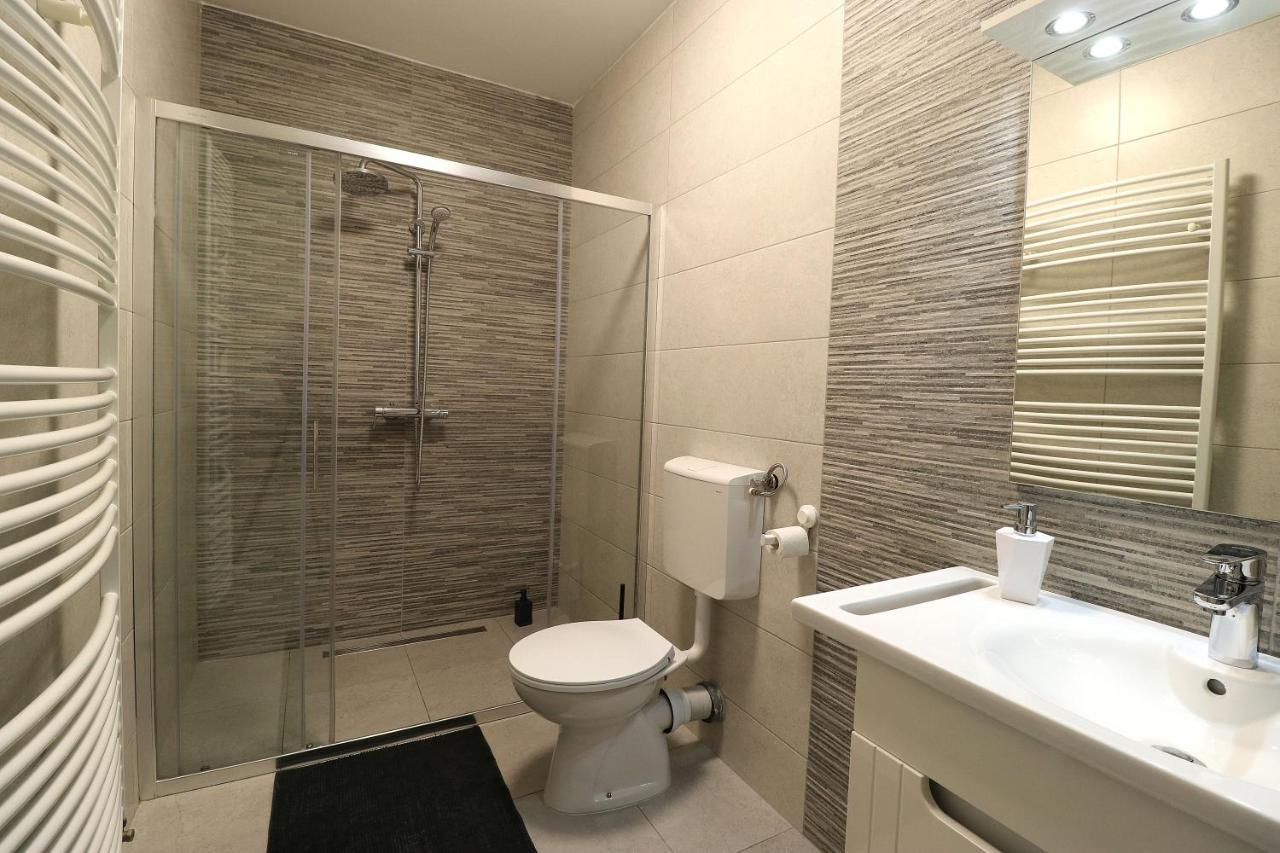 Apartmani I Sobe Laganini Nova Gradiska Esterno foto
